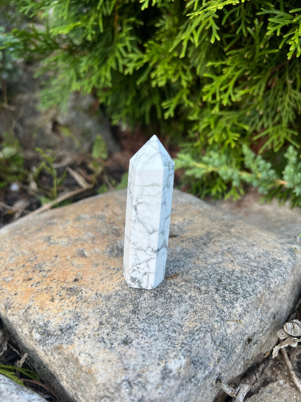 MAGNEZIT obelisk konkrétní kus